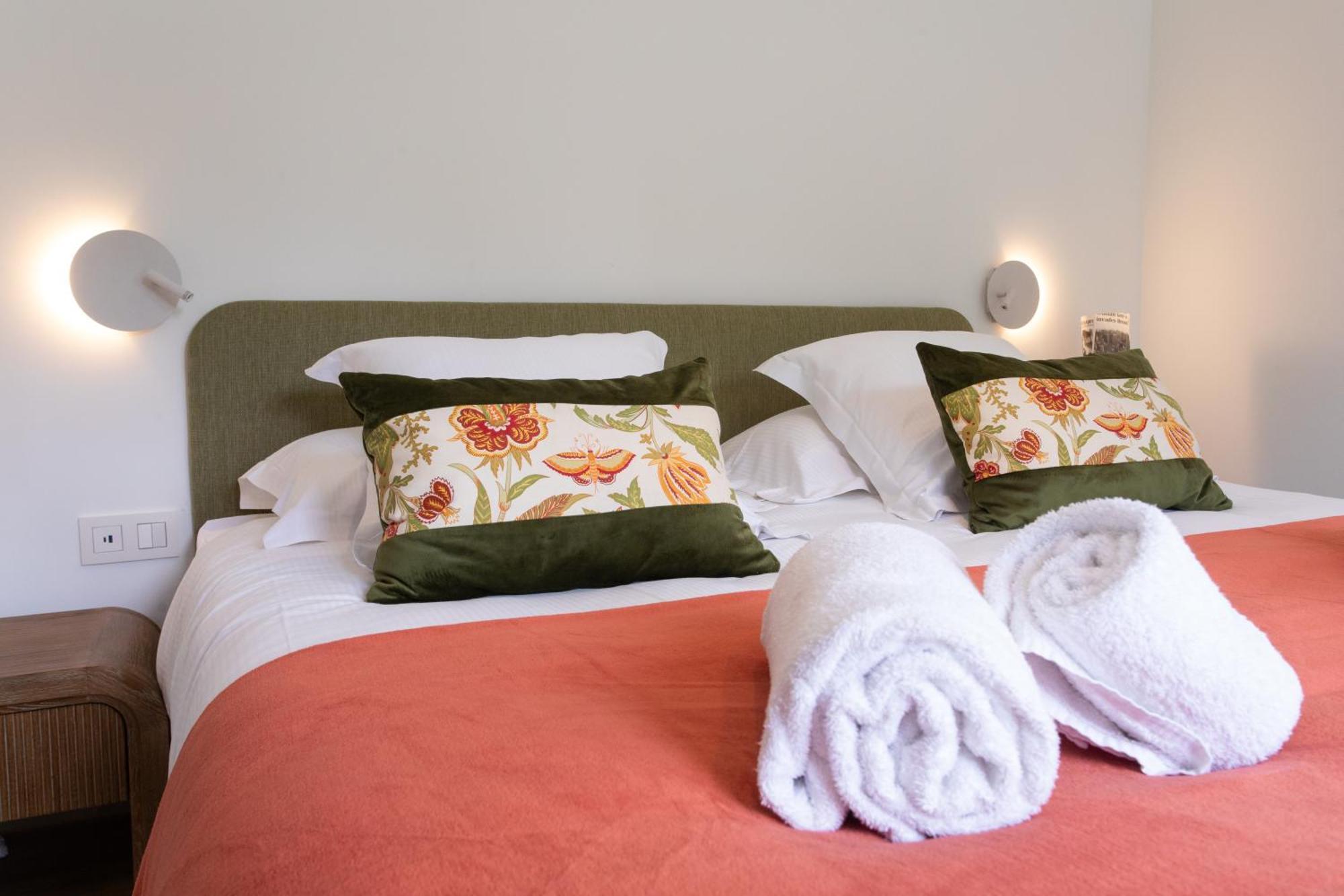 Hotel Le Verger Maelvi Grimaud Buitenkant foto